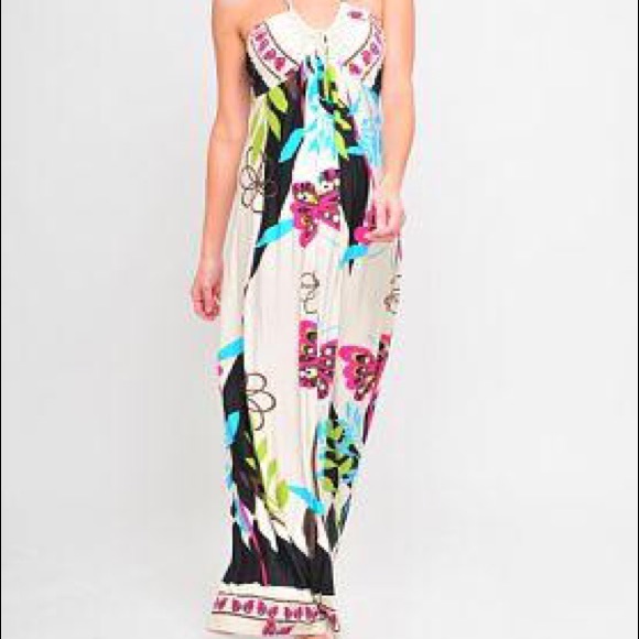 Olian Dresses & Skirts - 💗HP💗 Olian Ezzie Maxi Dress - Butterfly Print